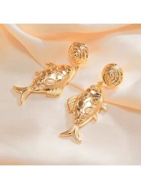 Vintage Gold Fish Dangle Earrings